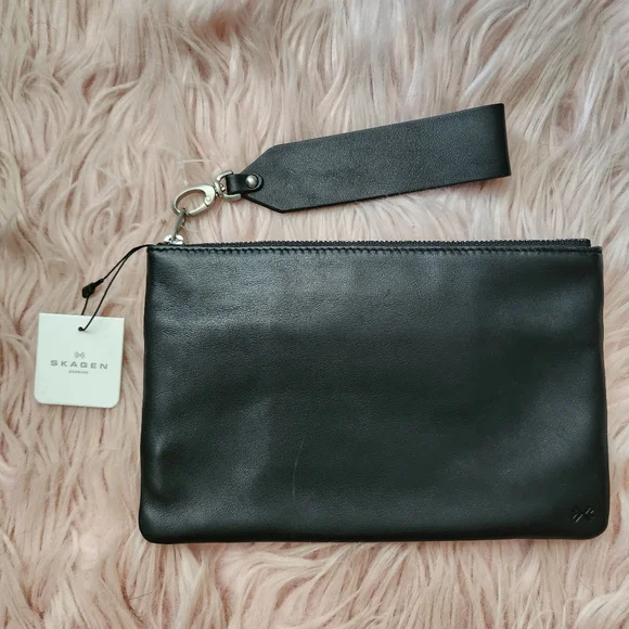 Skagen Denmark zip pouch wristlet black leather - Picture 1 of 11